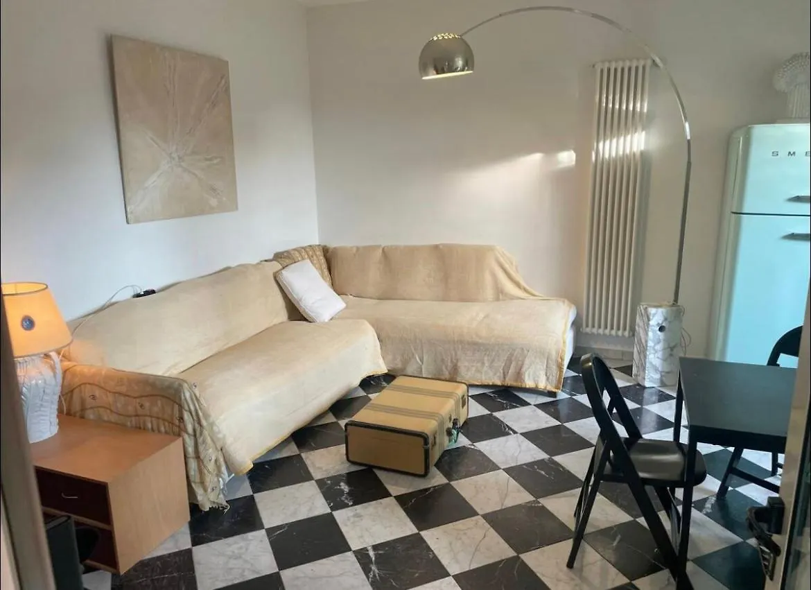 Quiet Luminous Flat Historical City Center Fast Wi-Fi Milan Italy