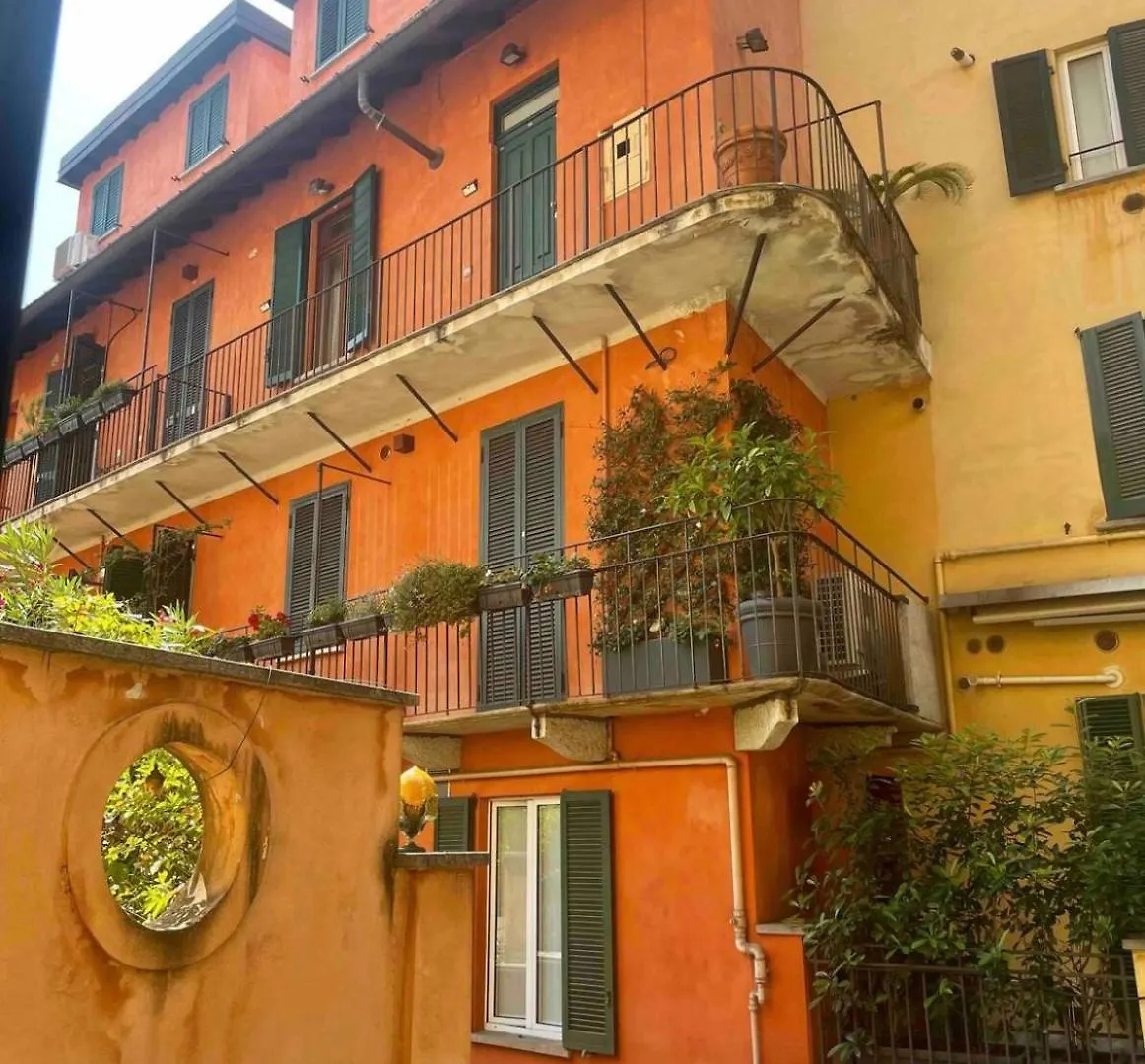 Quiet Luminous Flat Historical City Center Fast Wi-Fi Milan Apartment