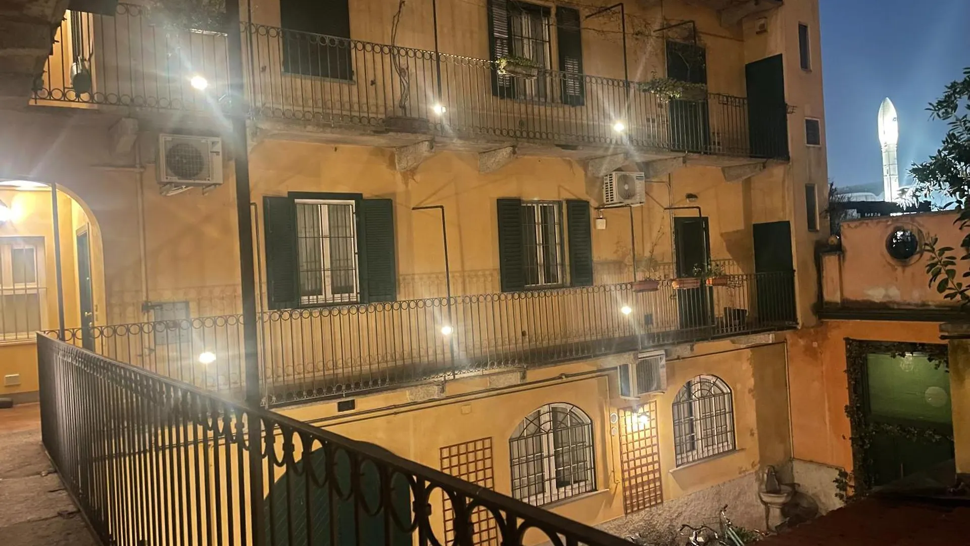 Apartment Quiet Luminous Flat Historical City Center Fast Wi-Fi Milan