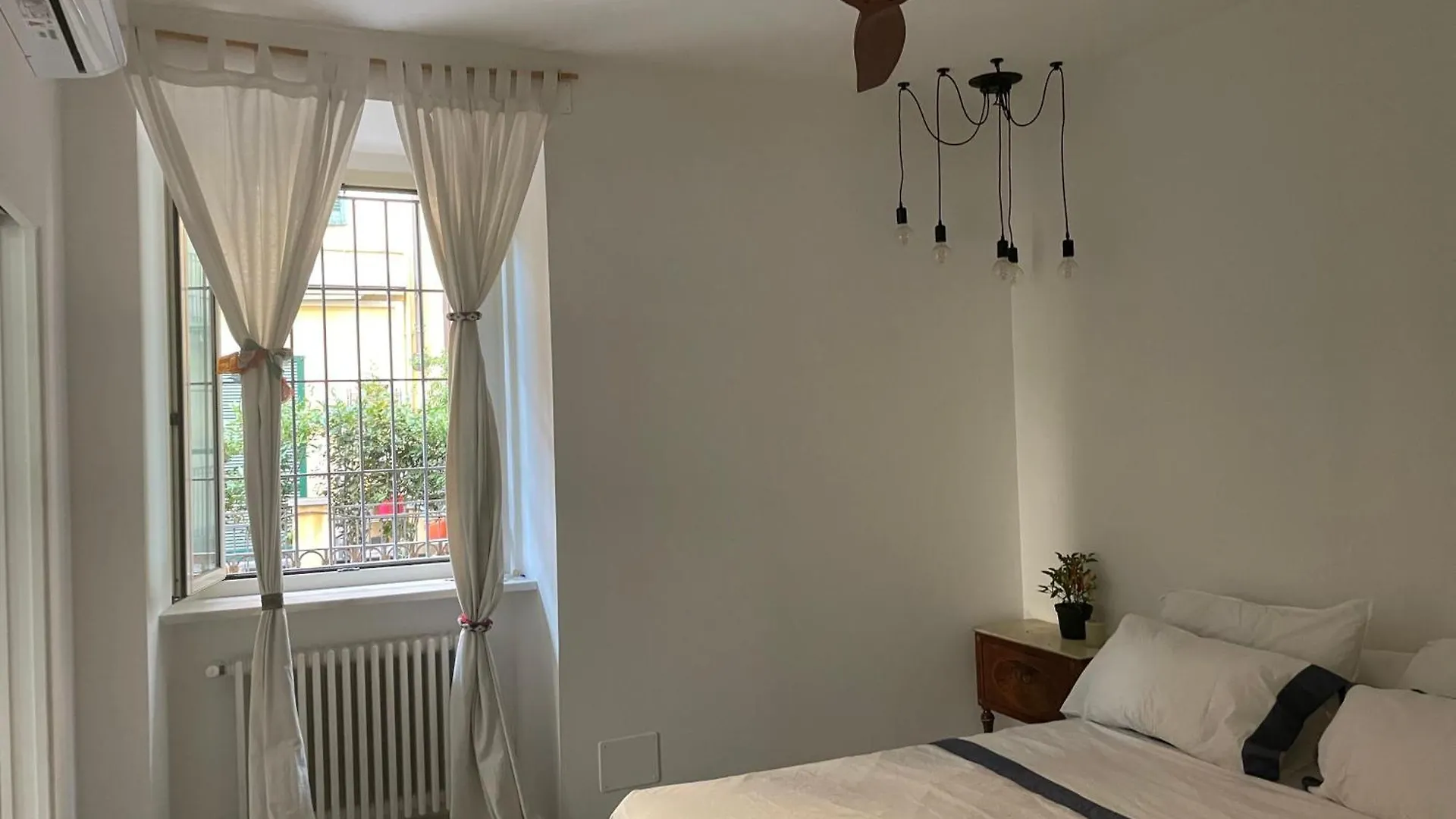 Quiet Luminous Flat Historical City Center Fast Wi-Fi Milan Italy